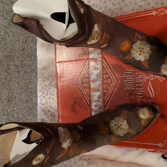 Cowboy boots/Bonanza  size 7 - Picture 6 of 8